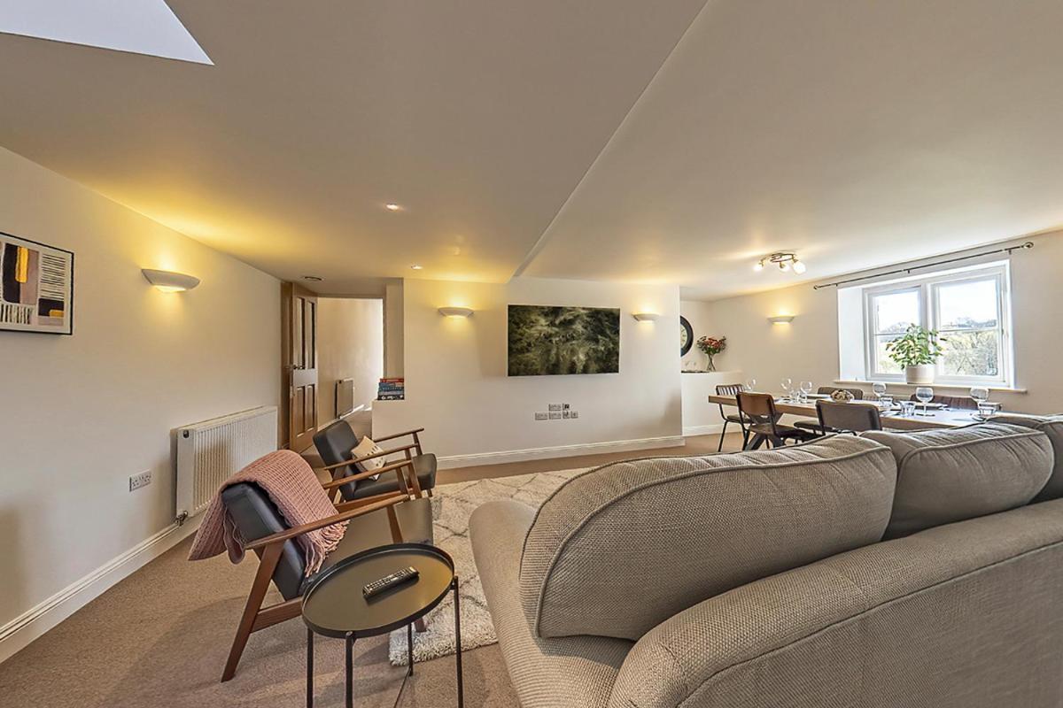 3 Bedroom Barn Conversion With Hot Tub-Garden View - Ty Cerrig Barn Корвэн Экстерьер фото